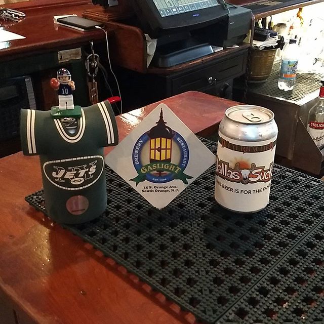 A Beer For the Fans! #dallassucks #nygiants #nyjets #weyerbacher @brewer_jeff @devon144 - from Instagram